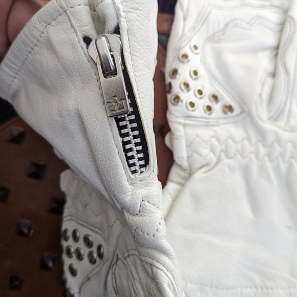 Icon Women's White Leather Gloves - Picture 4 of 6